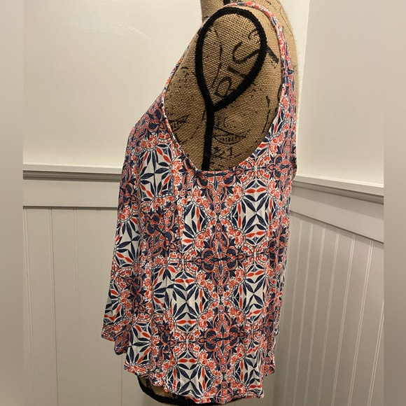 Patterned Tank Top - Picture 4 of 6